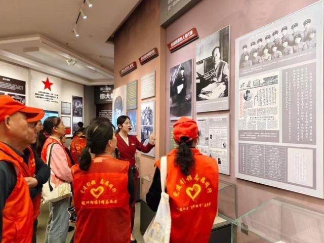 10 月 31 日，桂花坪街道金桂社区开展志愿者教育实践活动，带你感受雷锋精神的传承  第2张