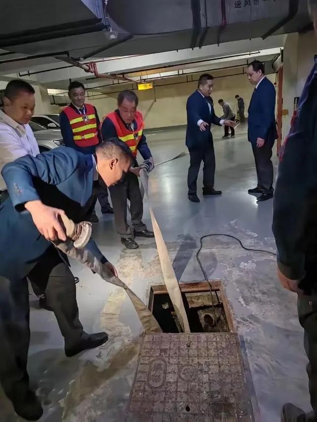 台风康妮来势汹汹！徐汇区各街镇全力应对，守护居民安全  第3张