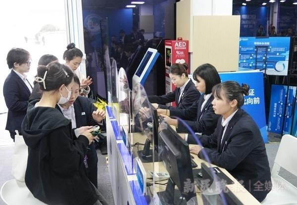 上海警方出新招！外国人永居证可报名参展观展，还有这些便利措施  第2张