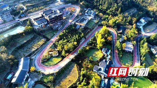 公路安防建设带来新变化，武陵源区农村公路颜值与安全双提升  第2张