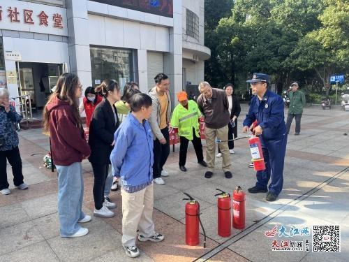 快来看看！青春筑防线消防安全行活动走进西大街社区  第2张