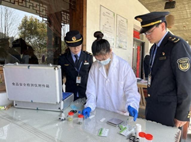 镇海区市场监管局为生鲜门店安上三色标记，你家门口的店是什么颜色？  第1张