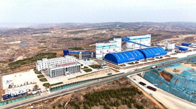 中铁八局历时 1 年 10 个月，在准格尔旗打造煤炭运储一体站，开辟煤外运新途径  第1张