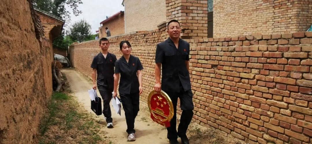 家门口的法庭：解急难愁盼，守乡村好枫景  第1张