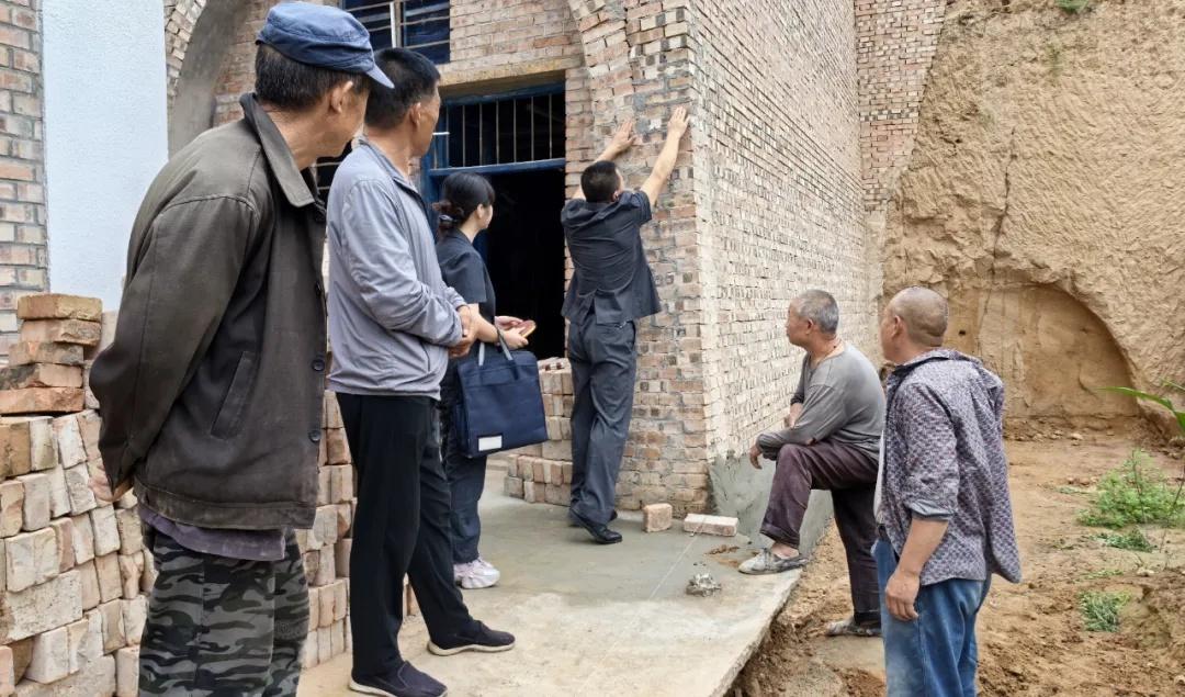 家门口的法庭：解急难愁盼，守乡村好枫景  第2张