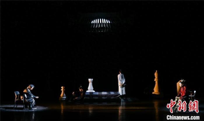 国子监风波首演,传统美学与当下融合,引发观众热议 第1张 国子监风波首演,传统美学与当下融合,引发观众热议 第1张