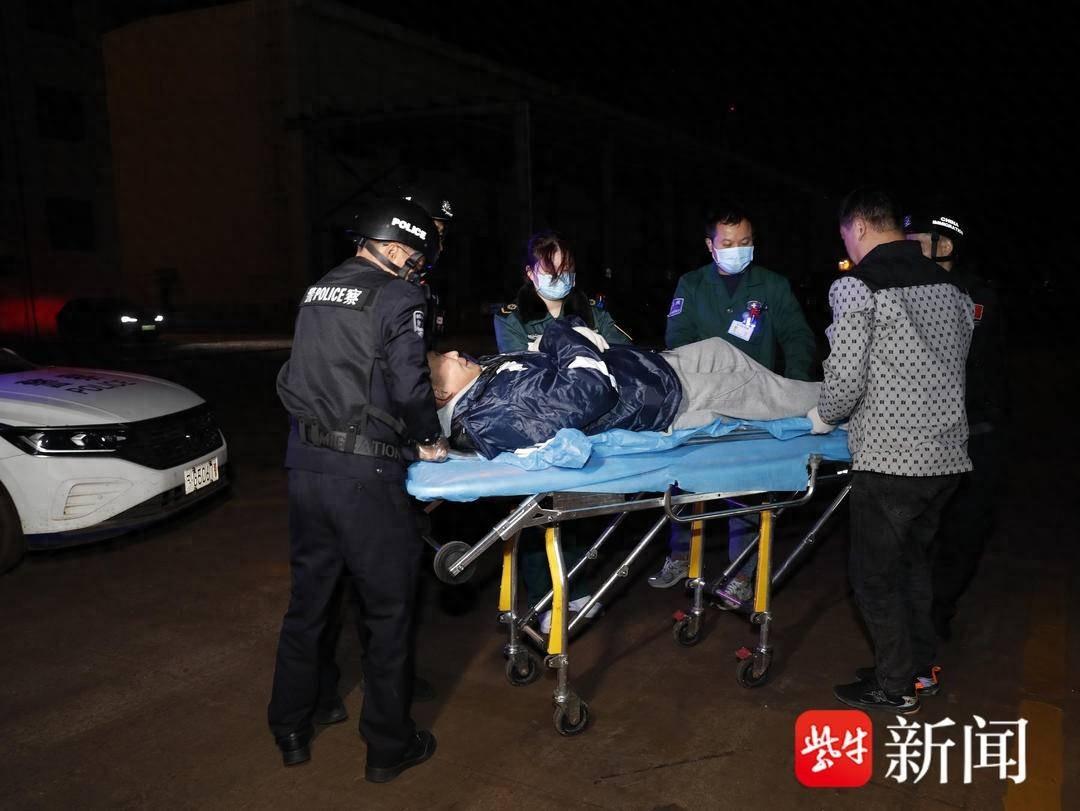 8 厘米长伤口！外籍船舶上中国籍船员急需救治，边检民警紧急行动