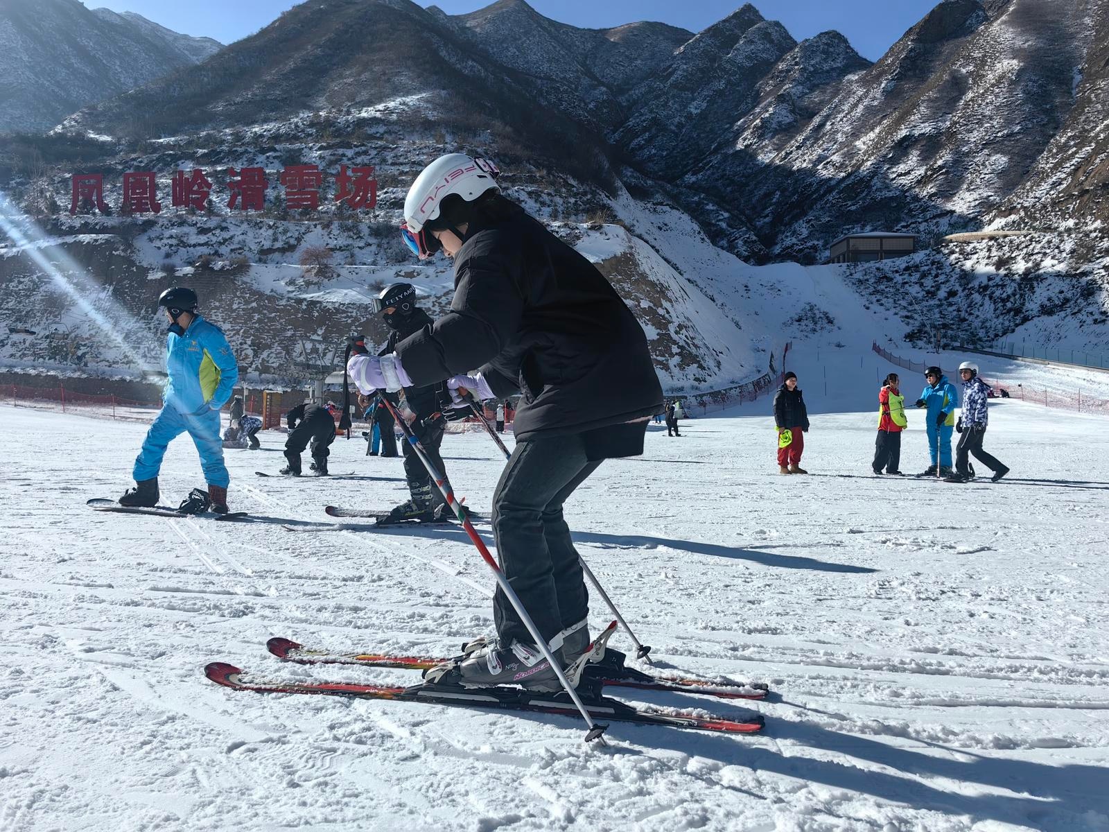永靖凤凰岭滑雪场盛大开板，冰雪狂欢引爆甘青宁三省，你准备好了吗？  第2张