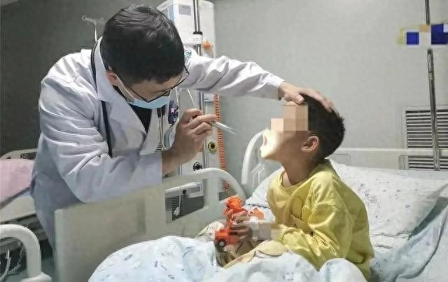 初中生频发水痘，家长困惑：是抵抗力下降还是病毒变异？专家解读背后真相  第1张