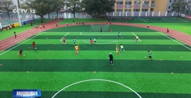 跨越山海的热血足球梦：贵州榕江小学生巴西友谊赛背后的故事  第7张