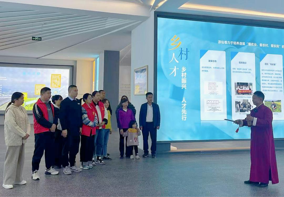 呱哒板敲响文明新风，新桥镇移风易俗成网红，你还不来围观？  第2张