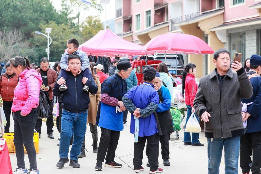 贵阳乡村集市火爆来袭！周末赶集，体验地道美食与民族风情  第5张