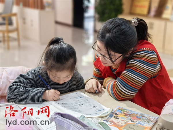 周末家长加班不用愁，官方带娃服务来了！专业老师辅导，孩子开心家长放心  第2张