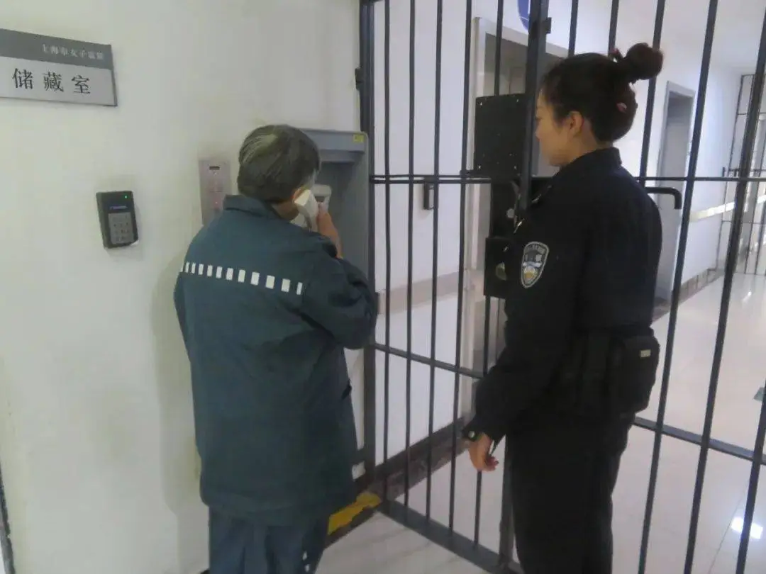 当艾滋病遇上绝望：一个女子监狱里的自暴自弃与生命挣扎  第4张