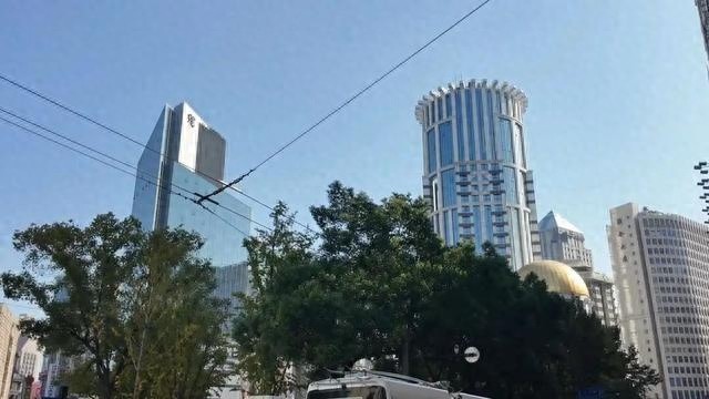 阳光闪耀，气温飙升！崇明大雾消散，申城暖阳助阵，明日冲击2字头新高  第1张