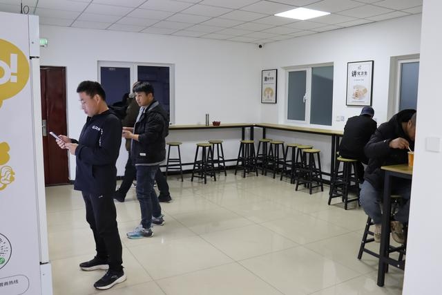 北京清河站‘的士之家’正式启用，600余司机的温馨港湾，解决如厕、休息、就餐难题  第4张