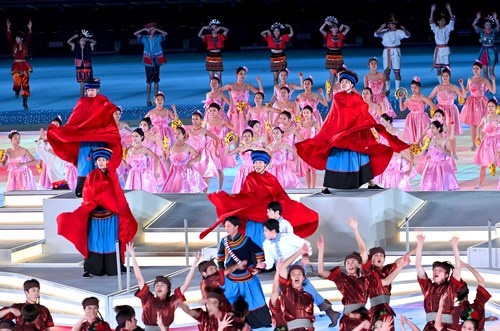 12届全国少数民族运动会圆满闭幕，56个民族共话团结乐章  第3张