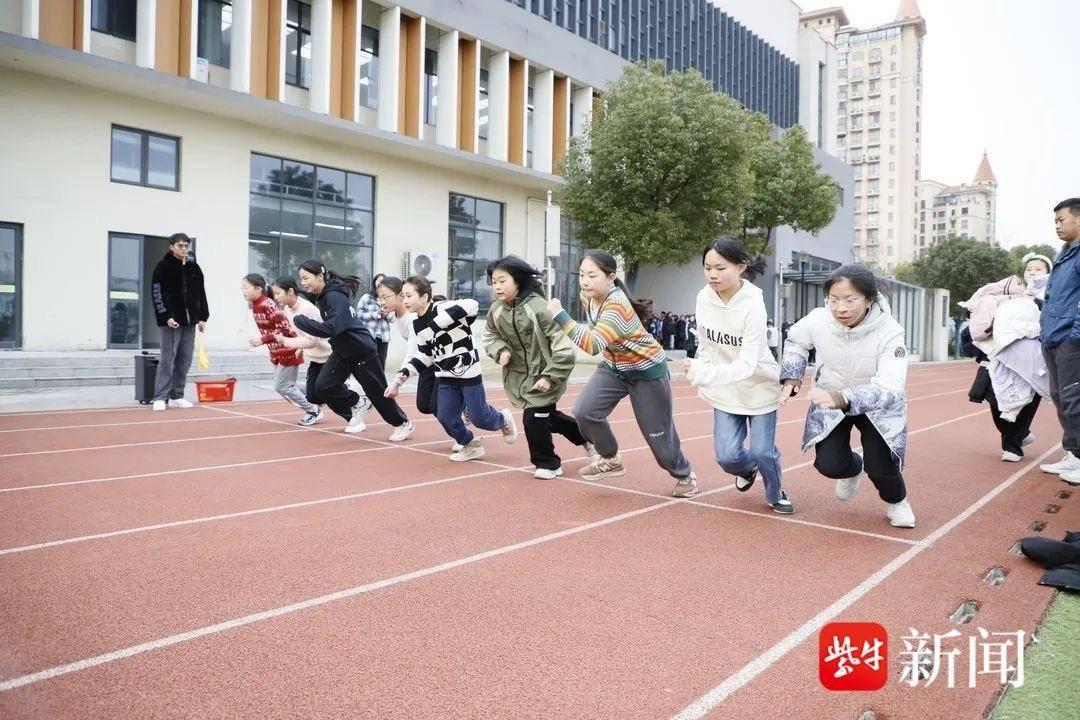 无锡老师跳韵律操火出圈，背后原因令人感动  第4张