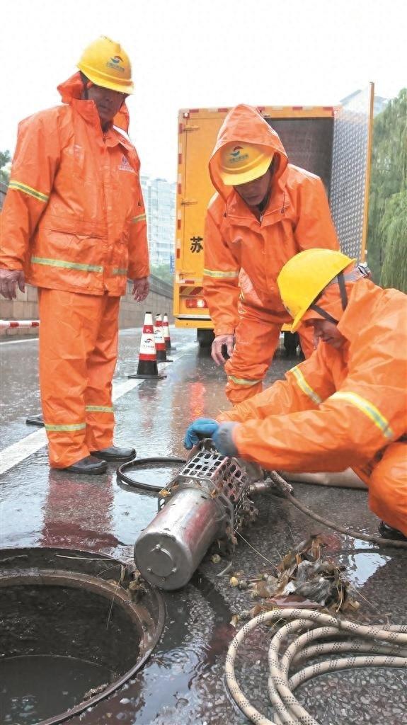 超强台风康妮来袭，无锡 22 个易积水路段严阵以待，他们这样做……  第1张