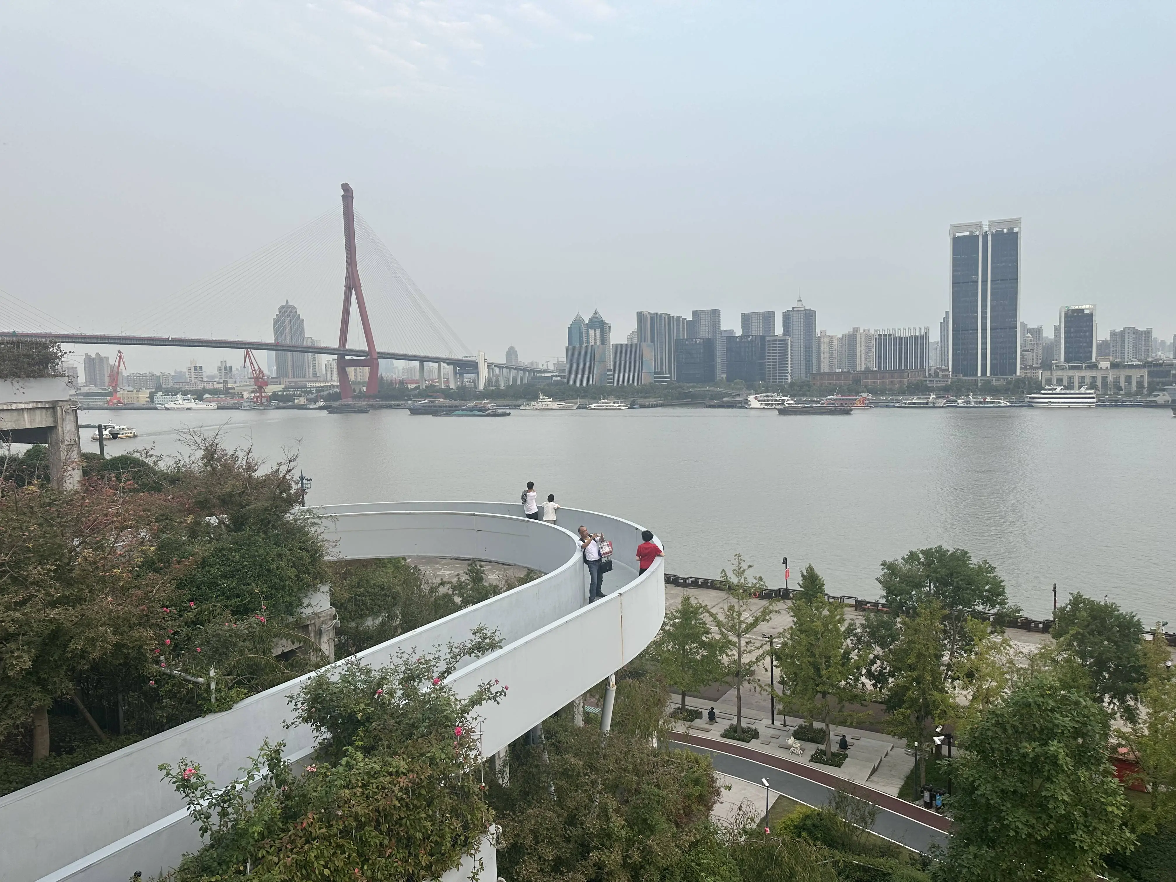 5.5 公里杨浦滨江南段公共空间总设计师章明：还水于民，让临江不再不见江  第2张