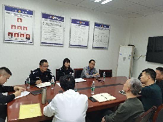 重庆一派出所成功调解施工队与小区业委会矛盾纠纷，获企业和群众好评  第1张