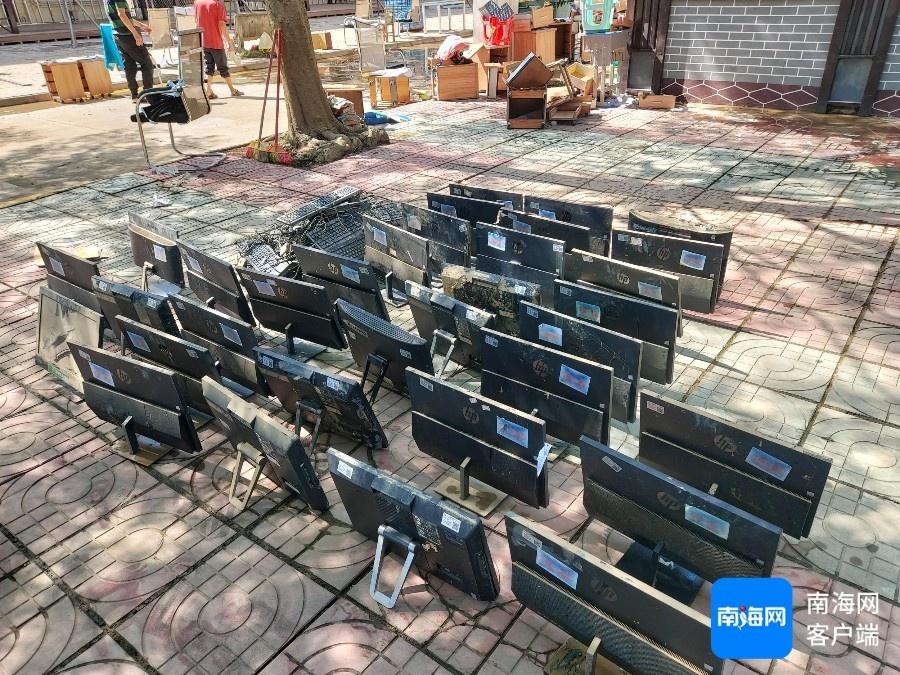 万泉中学被淹后竟要在下周恢复上课 第4张 万泉中学被淹后竟要在下周恢复上课 第4张