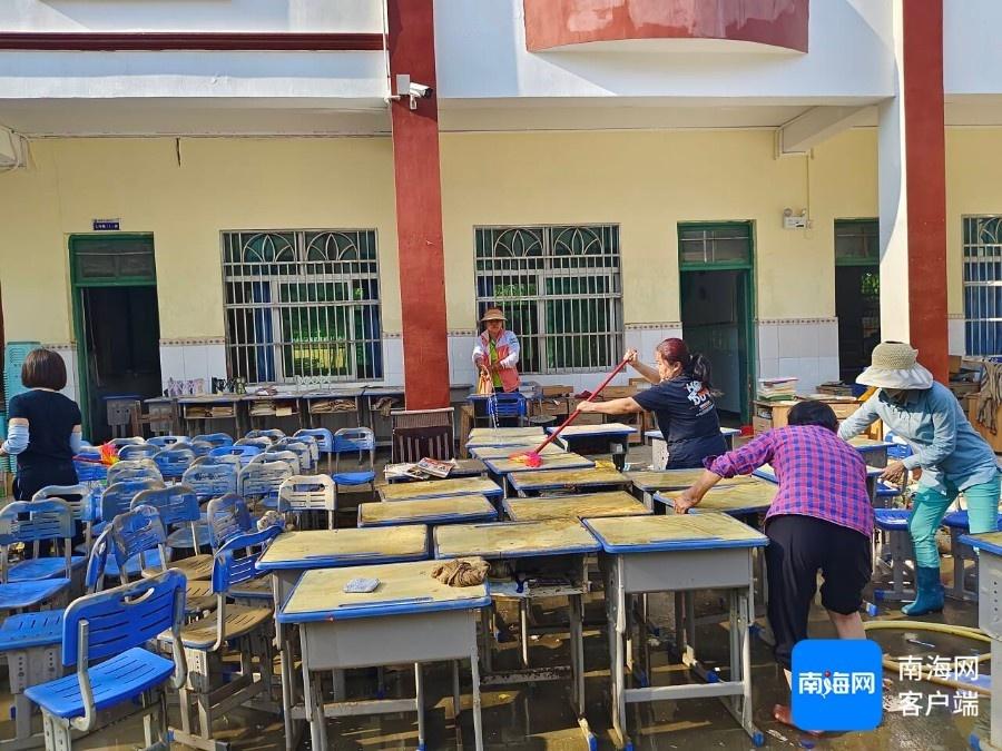 万泉中学被淹后竟要在下周恢复上课 第6张 万泉中学被淹后竟要在下周恢复上课 第6张