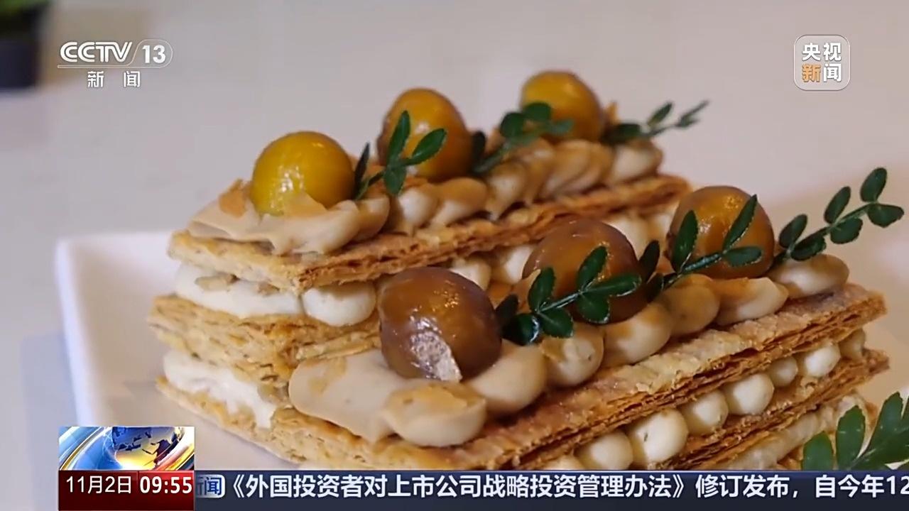 深秋寻味，北京街头的甜蜜味道：糖炒栗子、糖葫芦、烤红薯，一口下去满满的秋意  第4张