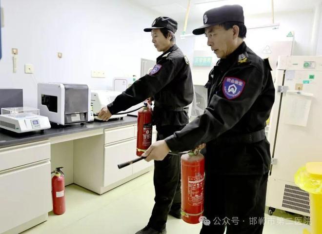 11 月 2 日上午，邯郸市第二医院举办消防演练，提高应急救援处置能力  第5张