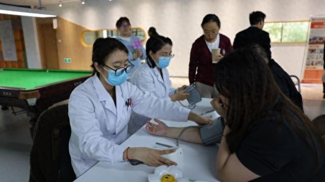 这个市集太牛了！竟然把超市‘搬’到了社区里