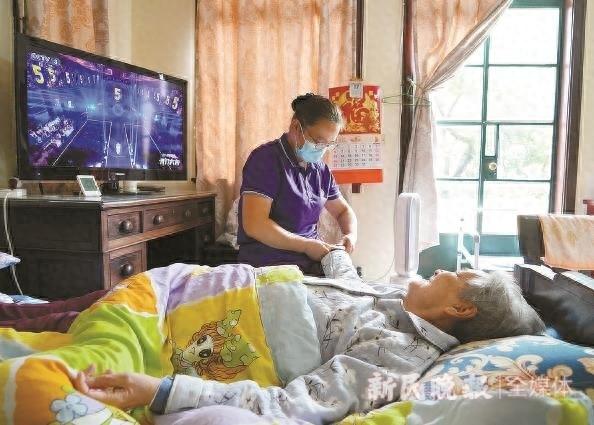 85 岁老人的希望，竟然源于她！家庭照护床位服务，你了解多少？