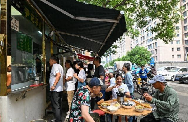 天津西北角早餐文化，国庆假期日均客流量超 10 万，成海外游客来津首选  第1张
