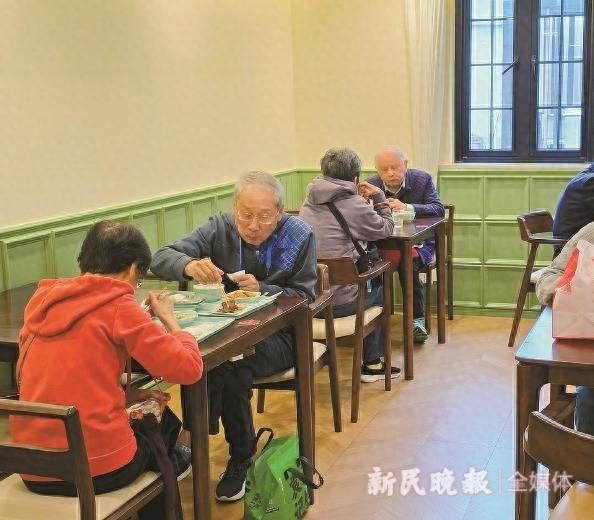 40 多把钥匙背后的信任，这个社区食堂不一般