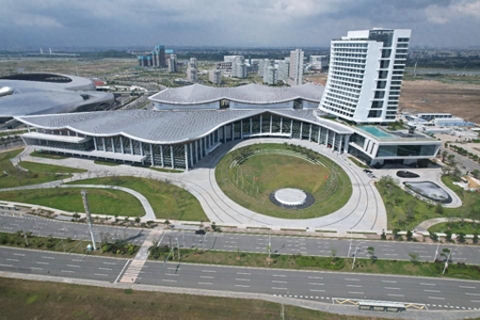 汕头国际会展中心：粤东地区规模最大、规格最高的现代化会展中心已投入使用