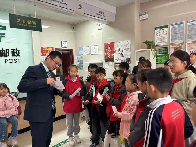 从前车马慢书信远，今车水马龙思念不减，快来体验传统书信的浪漫纯真  第2张