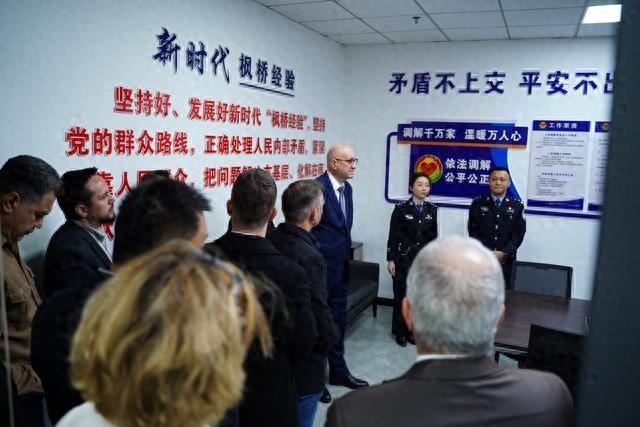 9 国驻华警务联络官及国际组织代表齐聚中国，探寻公安执法规范化建设与乡村振兴成效