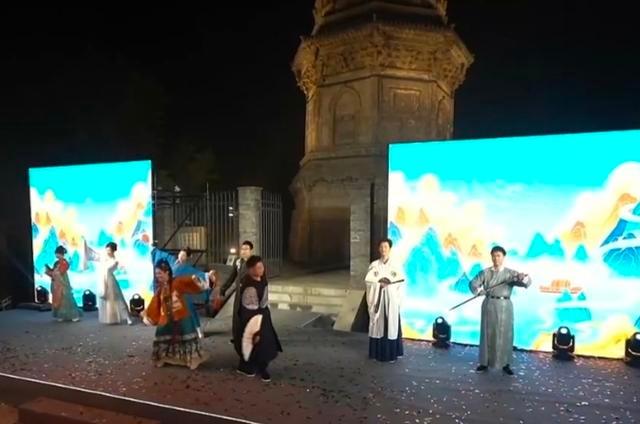 800 多年历史的镇岗塔竟在一夜之间焕发出新活力  第3张