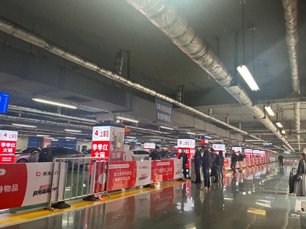 南昌西高铁站乱象丛生，多部门联动整治，守护群众平安出行  第1张