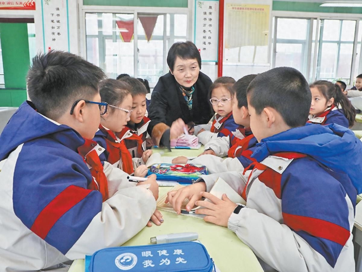 她没有等身的荣誉，却用真心赢得学生敬重——记榆林市高新区第一小学教师张冬梅  第1张
