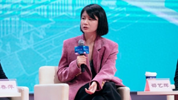 从‘神话’到‘东西’：导演邵艺辉的自我觉醒与成长，离婚男女背后的现实跌落