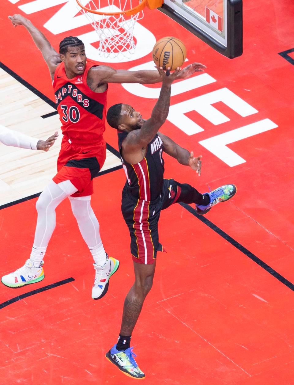 2024-2025赛季NBA常规赛惊现绝杀!猛龙队主场险胜热火队,比赛细节全揭秘 第6张 2024-2025赛季NBA常规赛惊现绝杀!猛龙队主场险胜热火队,比赛细节全揭秘 第6张