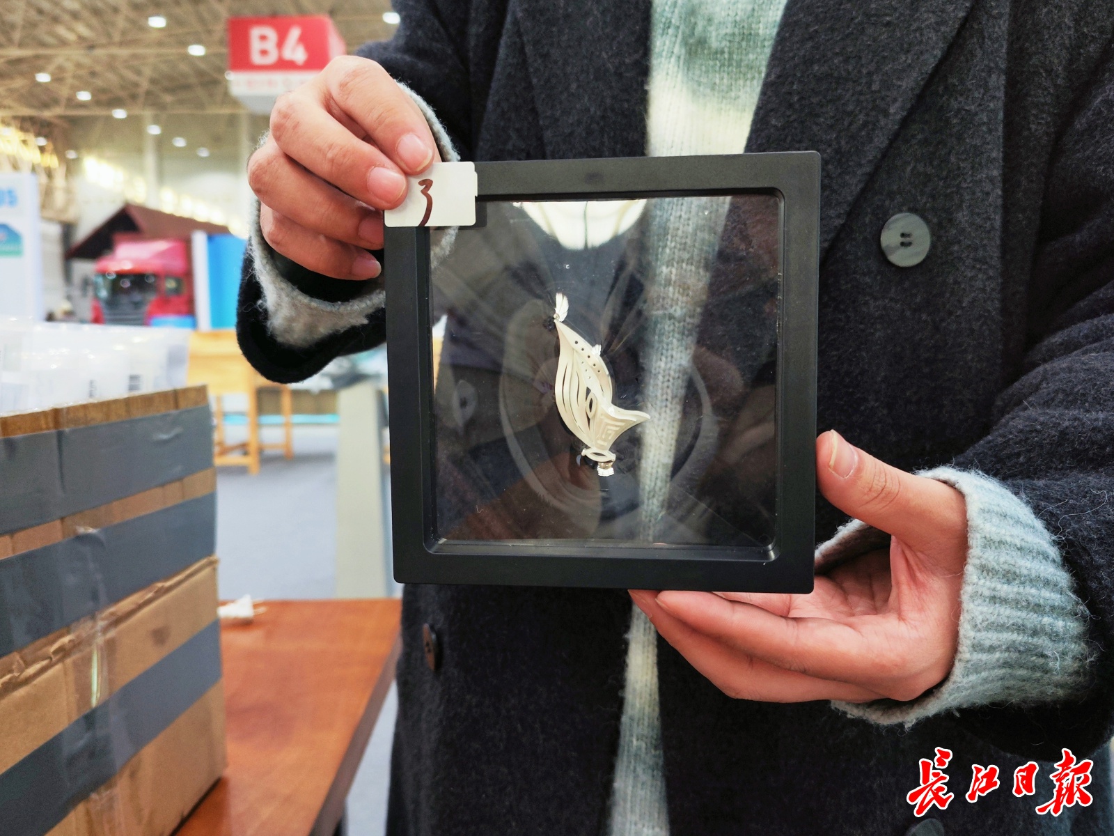 19岁少女用银块雕琢出夺目珠宝，湖北省职业技能大赛夺冠引爆全场  第2张