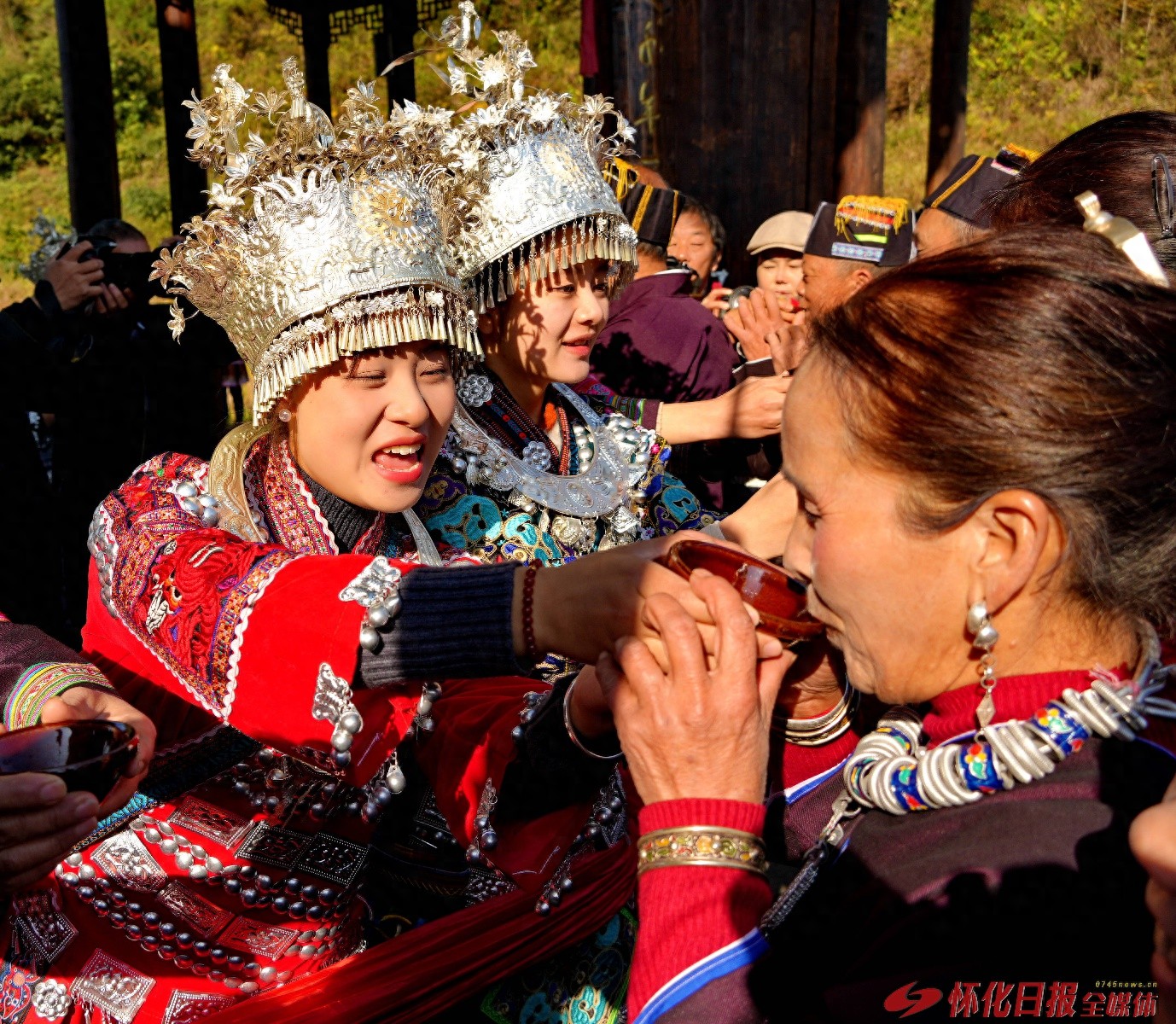 探秘侗年盛会：岩脚侗寨的喜庆与神秘，一场不容错过的民俗盛宴