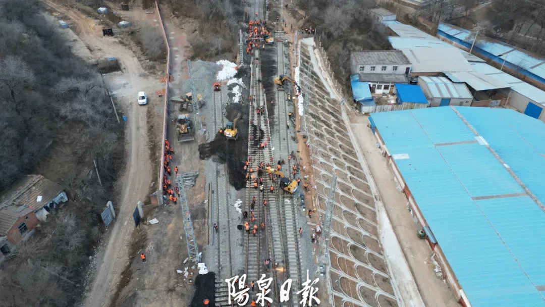国道241线上跨南同蒲铁路特大桥施工圆满完成，为全线通车奠定坚实基础  第2张