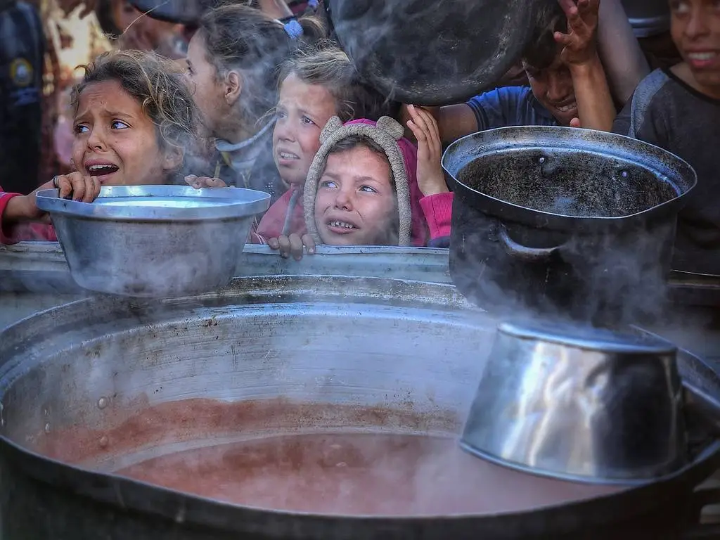 2024年加沙地带的饥饿儿童:以色列封锁下的无尽等待与绝望 第4张 2024年加沙地带的饥饿儿童:以色列封锁下的无尽等待与绝望 第4张