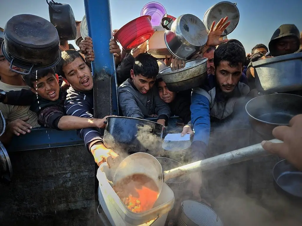 2024年加沙地带的饥饿儿童:以色列封锁下的无尽等待与绝望 第5张 2024年加沙地带的饥饿儿童:以色列封锁下的无尽等待与绝望 第5张