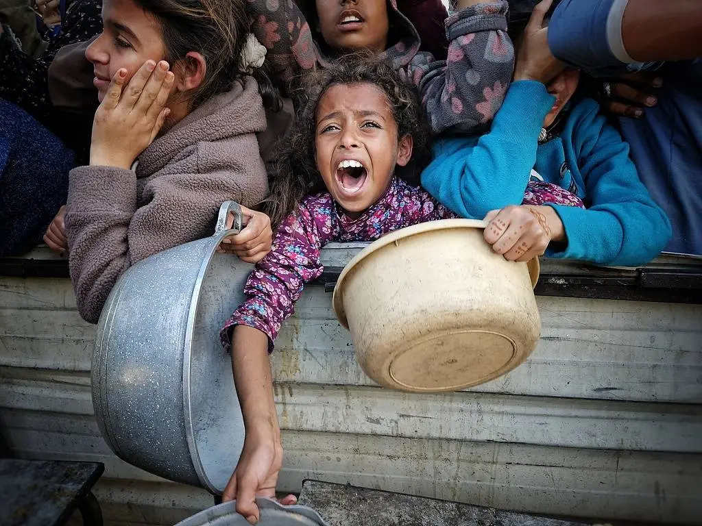 2024年加沙地带的饥饿儿童:以色列封锁下的无尽等待与绝望 第7张 2024年加沙地带的饥饿儿童:以色列封锁下的无尽等待与绝望 第7张