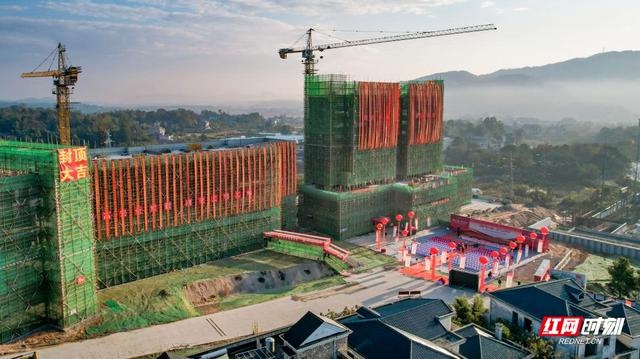 湘华中等职业学校新校区封顶，2025年将迎来6000名学子，智慧校园设施一应俱全  第2张