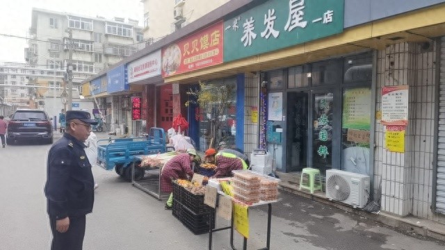 舜玉路街道落实门前五包责任制，激发临街单位共创意识，打造整洁有序市容环境  第1张