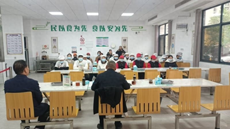 食品安全重于泰山!县机关食堂专项检查揭秘,你不知道的保障细节 第1张 食品安全重于泰山!县机关食堂专项检查揭秘,你不知道的保障细节 第1张